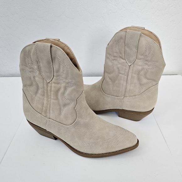 Soda Shoes - NWT Soda Sand Tan Rigging Western Stitched Embroidered Pointe Ankle Boots Size 8